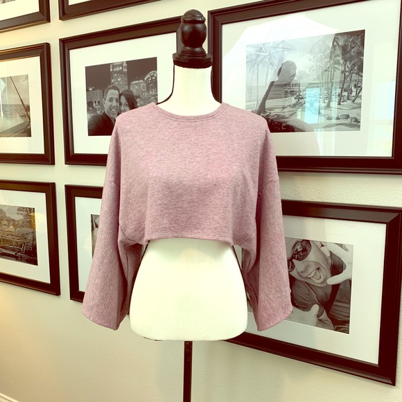 BCBGMaxAzria Tops - BCBGMaxazria cropped lightweight sweatshirt